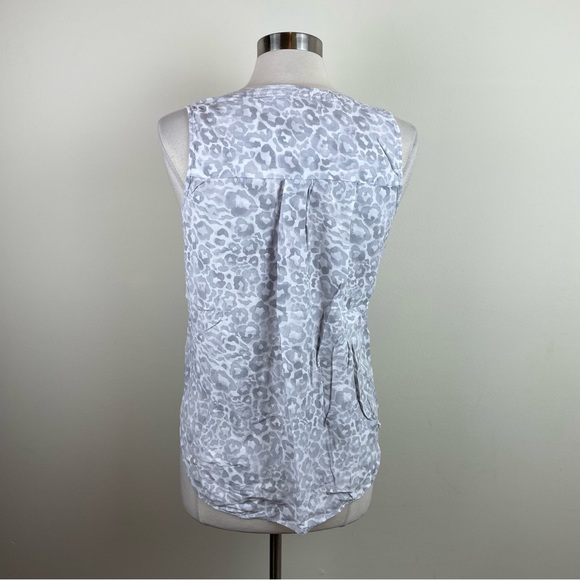Jane and Delancey White Gray Leopard Animal Print Top Women Medium - Picture 6 of 7